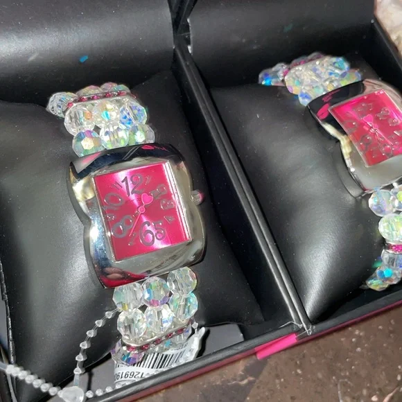 One pieceBETSET JOHNSON XOX WATCHES NWTAND BOX